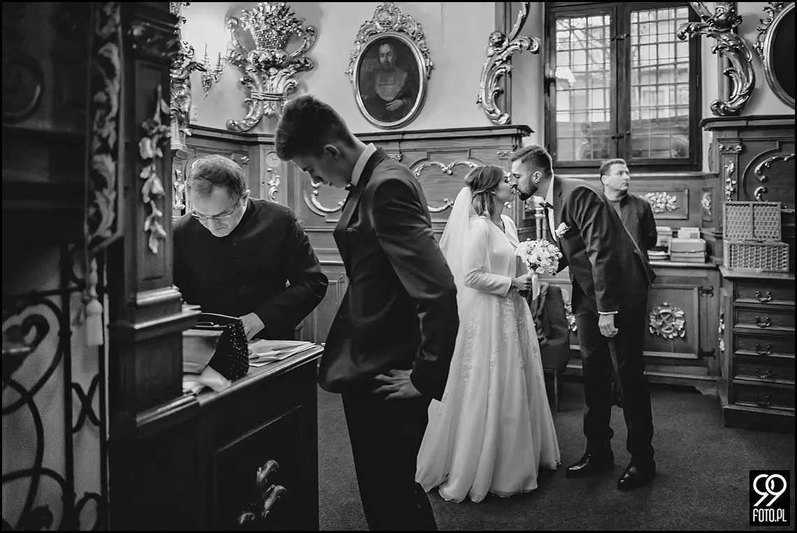 reportaż ślubny kościół Świętej anny kraków,zdjęcia ślubne hotel europejski