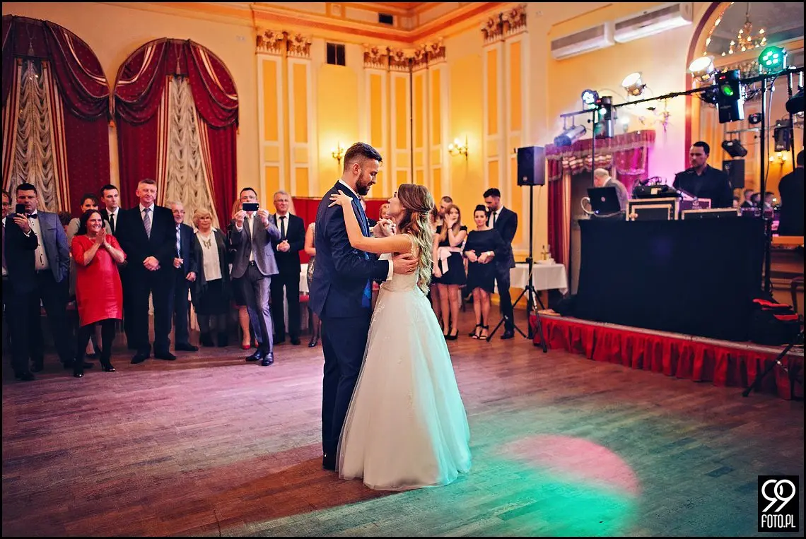 reportaż ślubny kościół Świętej anny kraków,zdjęcia ślubne hotel europejski