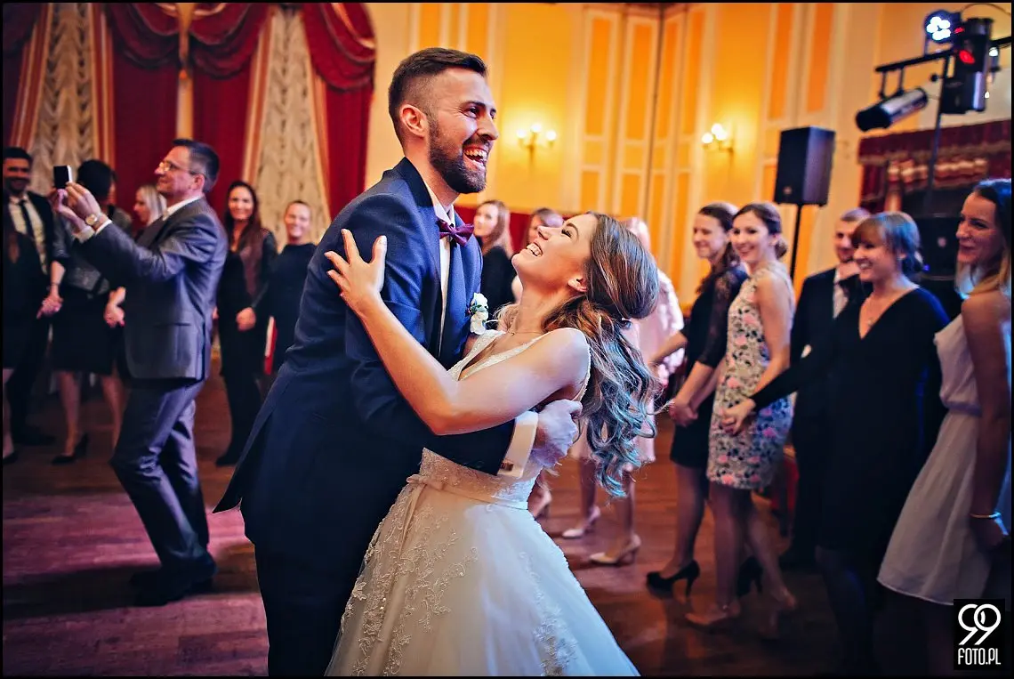 reportaż ślubny kościół Świętej anny kraków,zdjęcia ślubne hotel europejski