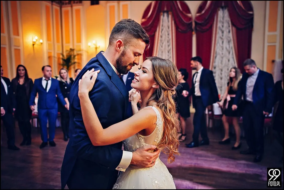 reportaż ślubny kościół Świętej anny kraków,zdjęcia ślubne hotel europejski