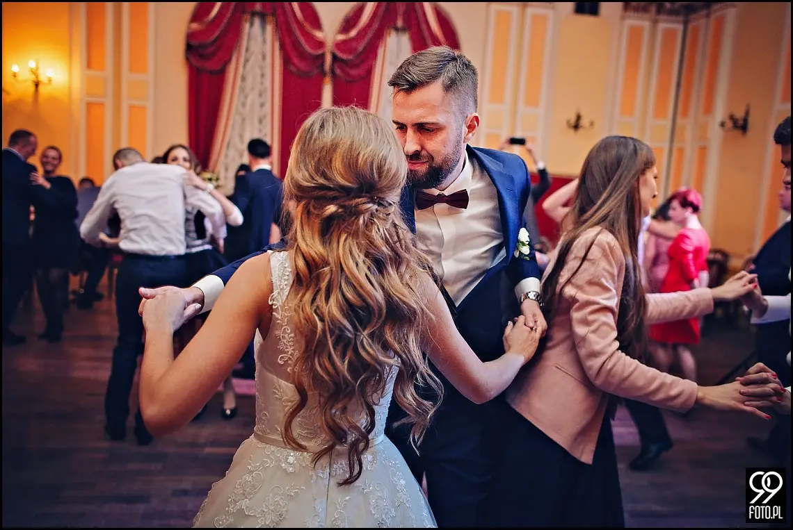 reportaż ślubny kościół Świętej anny kraków,zdjęcia ślubne hotel europejski