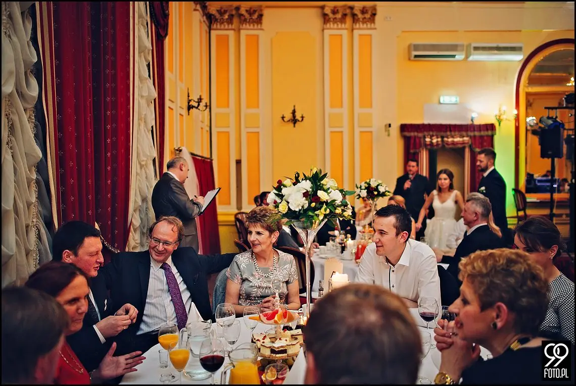 reportaż ślubny kościół Świętej anny kraków,zdjęcia ślubne hotel europejski