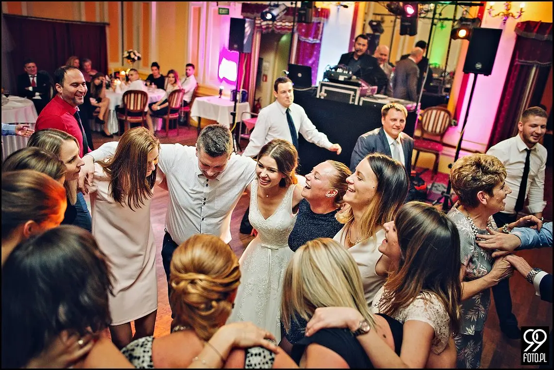 reportaż ślubny kościół Świętej anny kraków,zdjęcia ślubne hotel europejski