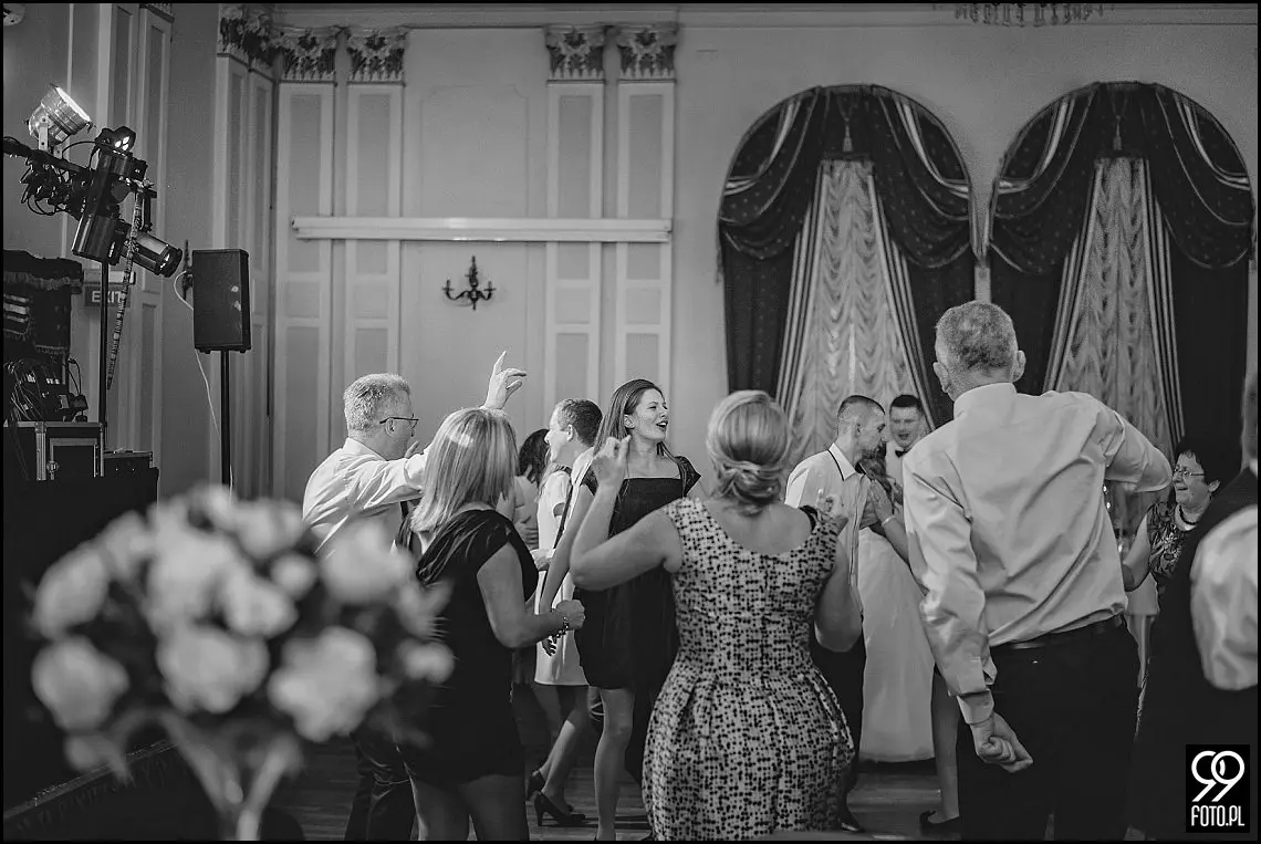 reportaż ślubny kościół Świętej anny kraków,zdjęcia ślubne hotel europejski
