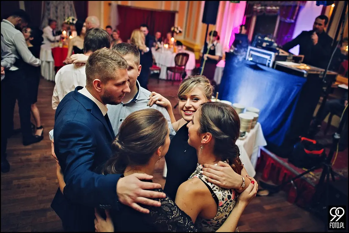 reportaż ślubny kościół Świętej anny kraków,zdjęcia ślubne hotel europejski