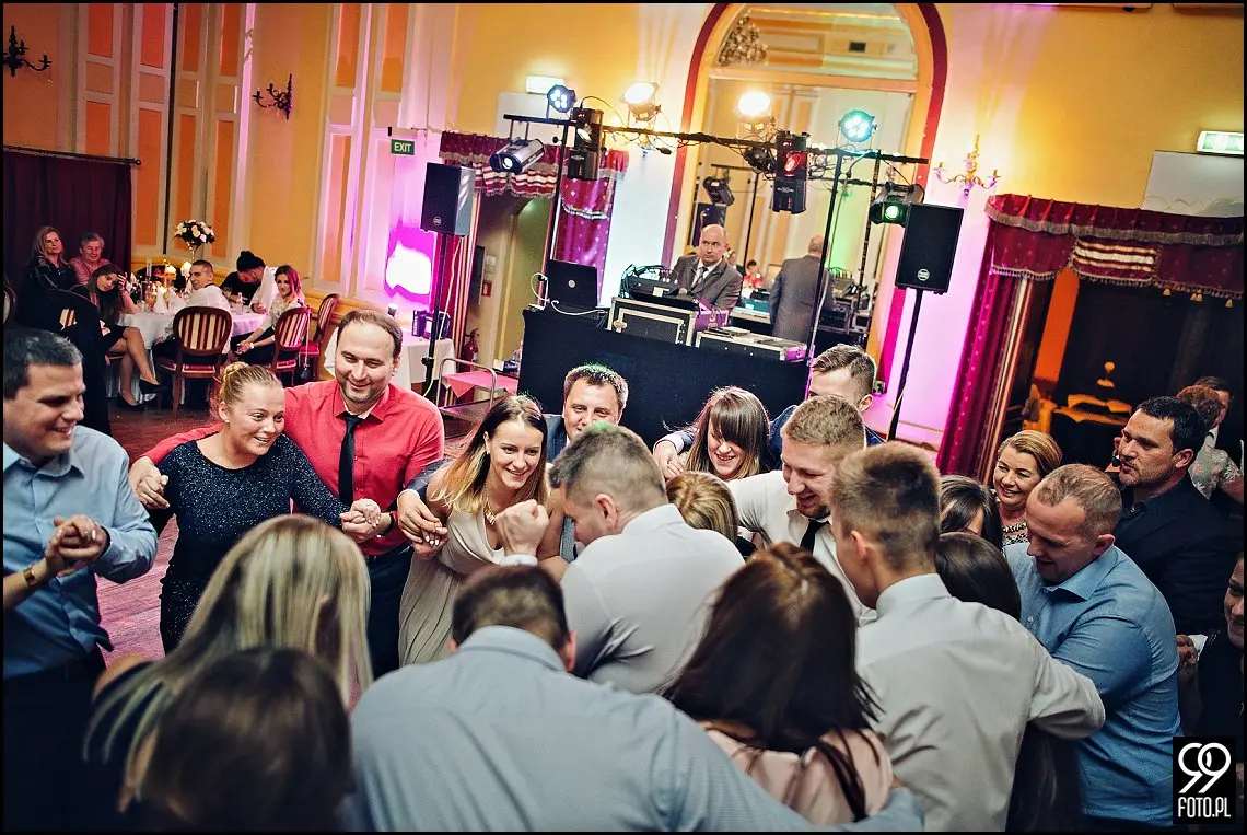 reportaż ślubny kościół Świętej anny kraków,zdjęcia ślubne hotel europejski