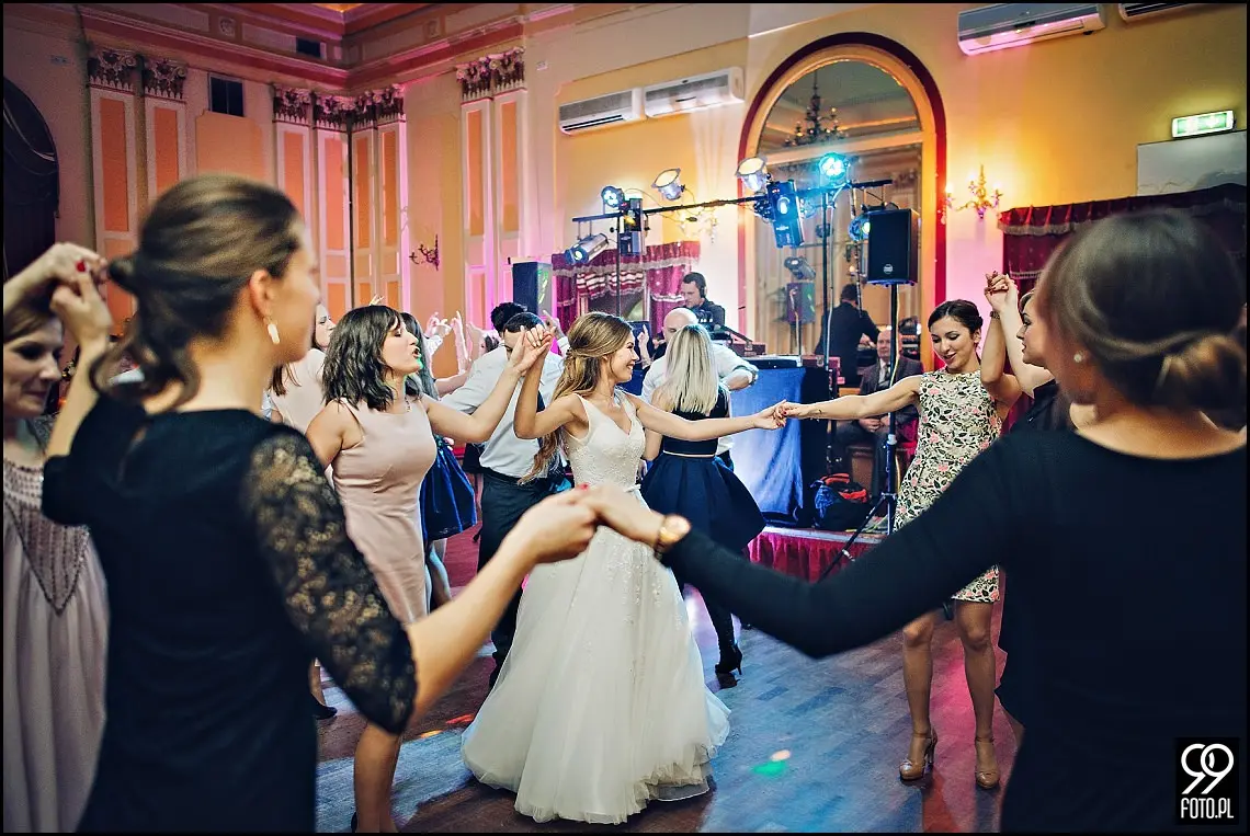 reportaż ślubny kościół Świętej anny kraków,zdjęcia ślubne hotel europejski