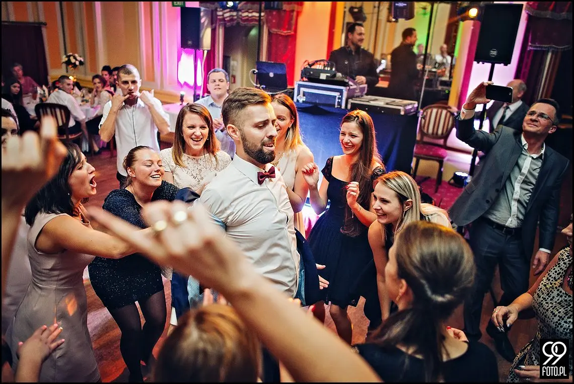 reportaż ślubny kościół Świętej anny kraków,zdjęcia ślubne hotel europejski