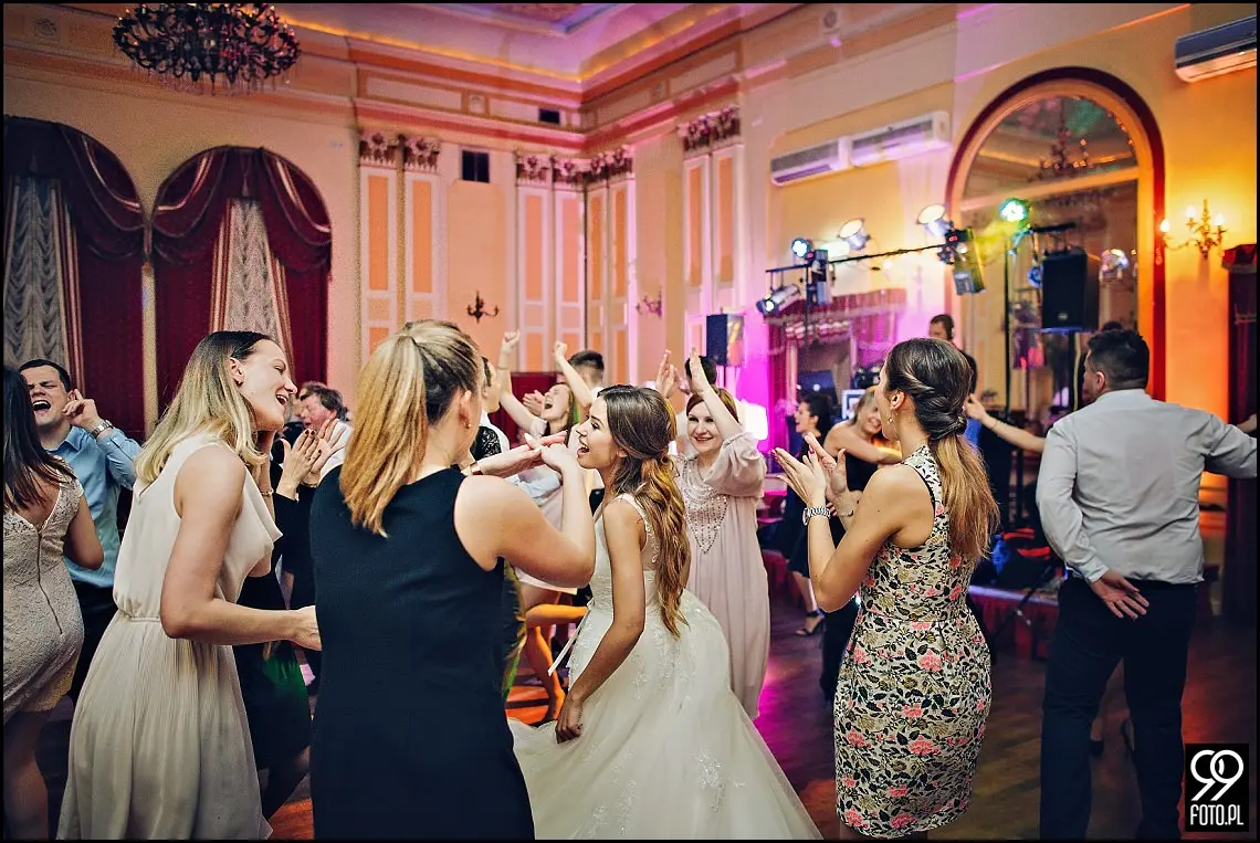 reportaż ślubny kościół Świętej anny kraków,zdjęcia ślubne hotel europejski