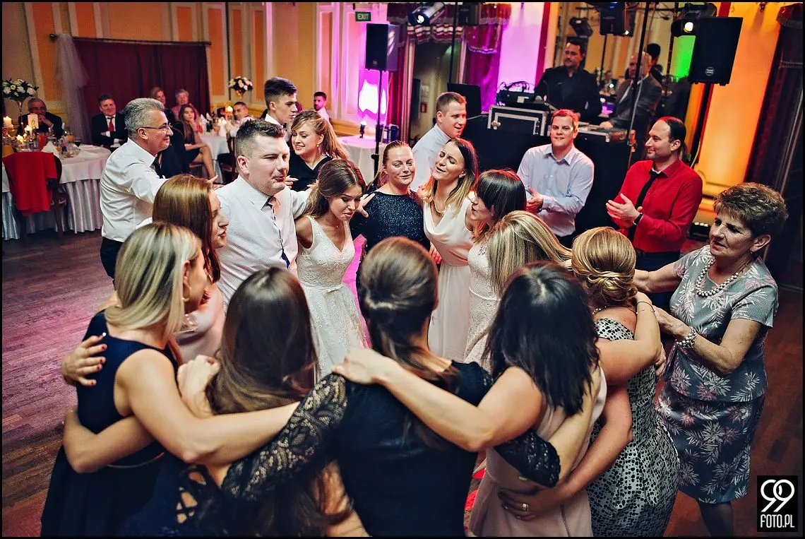 reportaż ślubny kościół Świętej anny kraków,zdjęcia ślubne hotel europejski