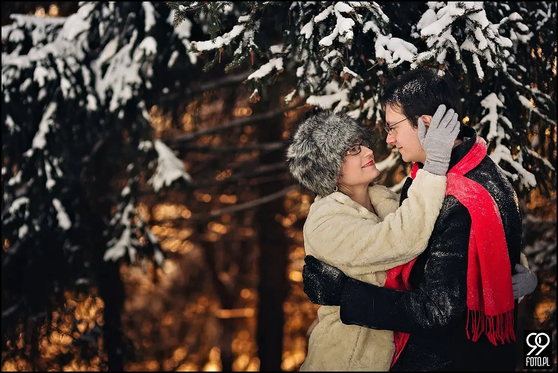 zimowa sesja ślubna w górach,plener ślubny czarna góra