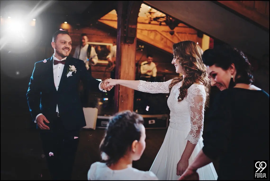 Dom weselny w Jabłonce, zdjęcia ślubne Przystań w Kabanosie, fotograf na wesele Jabłonka