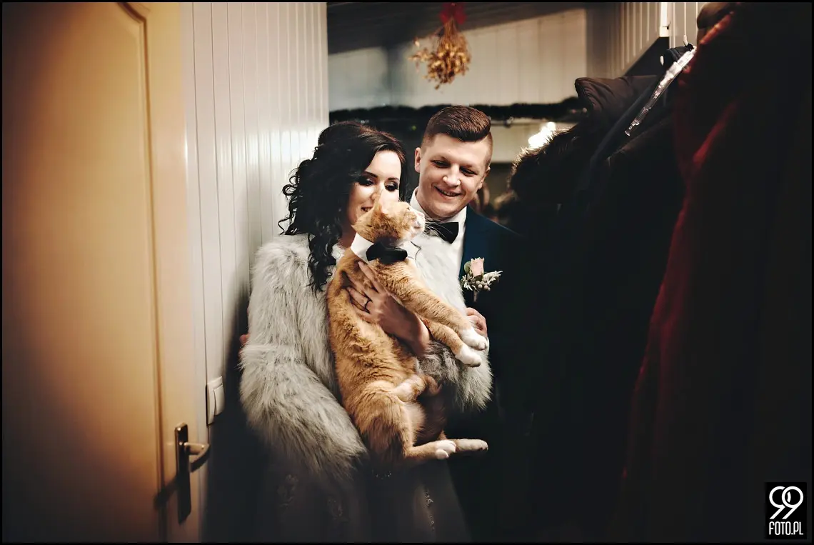 Zimowy ślub Kraków, Kościół na Szkanych Domach, reportaż ślubny Nowa Huta