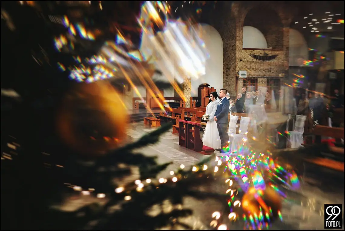 Zimowy ślub Kraków, Kościół na Szkanych Domach, reportaż ślubny Nowa Huta