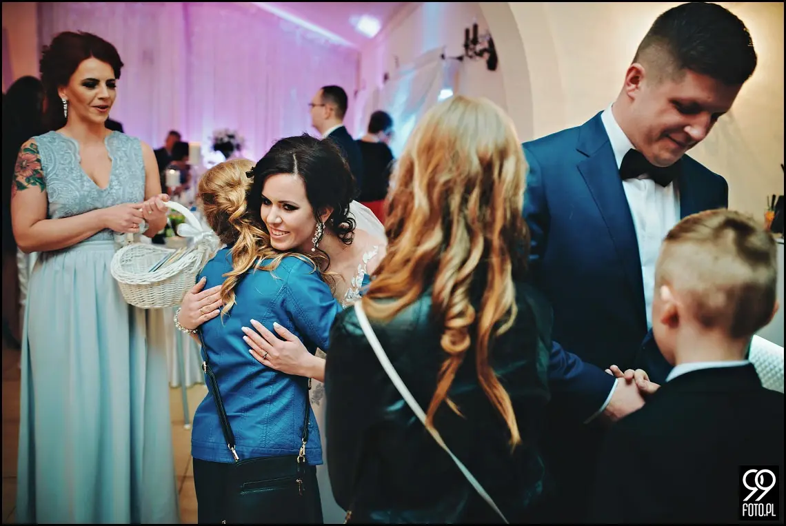 Zimowy ślub Kraków, Kościół na Szkanych Domach, reportaż ślubny Nowa Huta