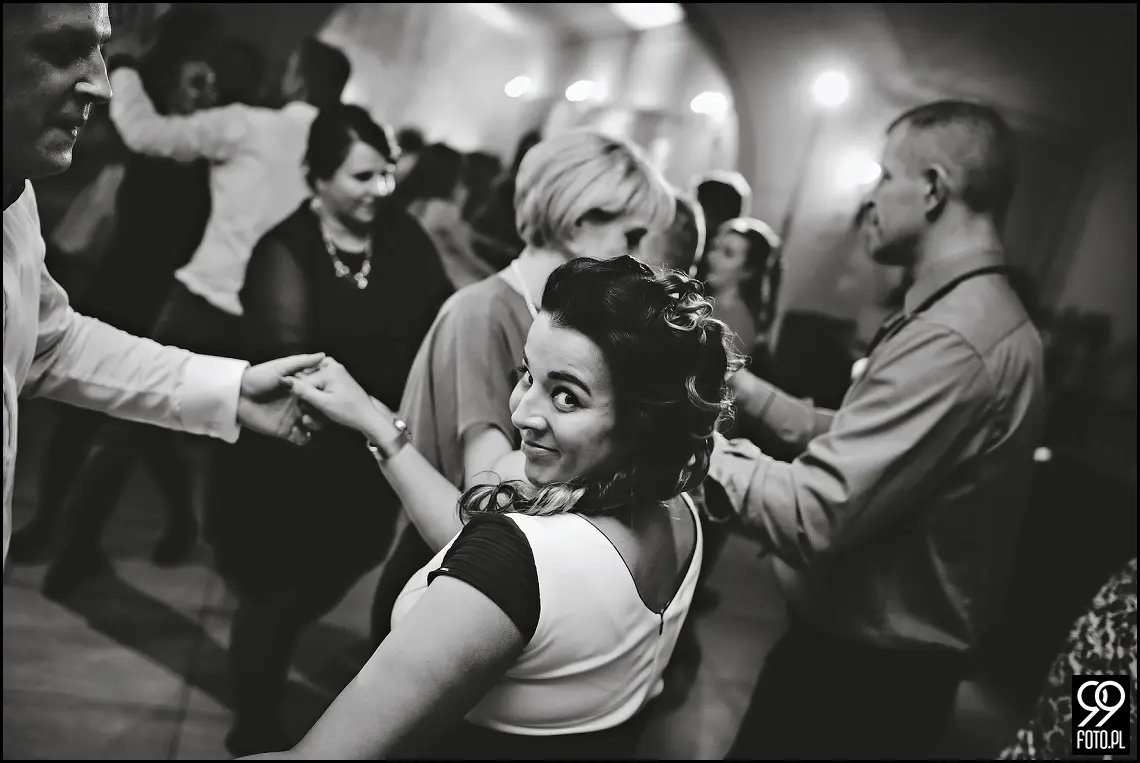 Zimowy ślub Kraków, Kościół na Szkanych Domach, reportaż ślubny Nowa Huta