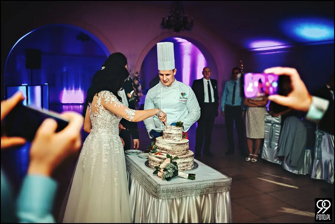 Zimowy ślub Kraków, Kościół na Szkanych Domach, reportaż ślubny Nowa Huta