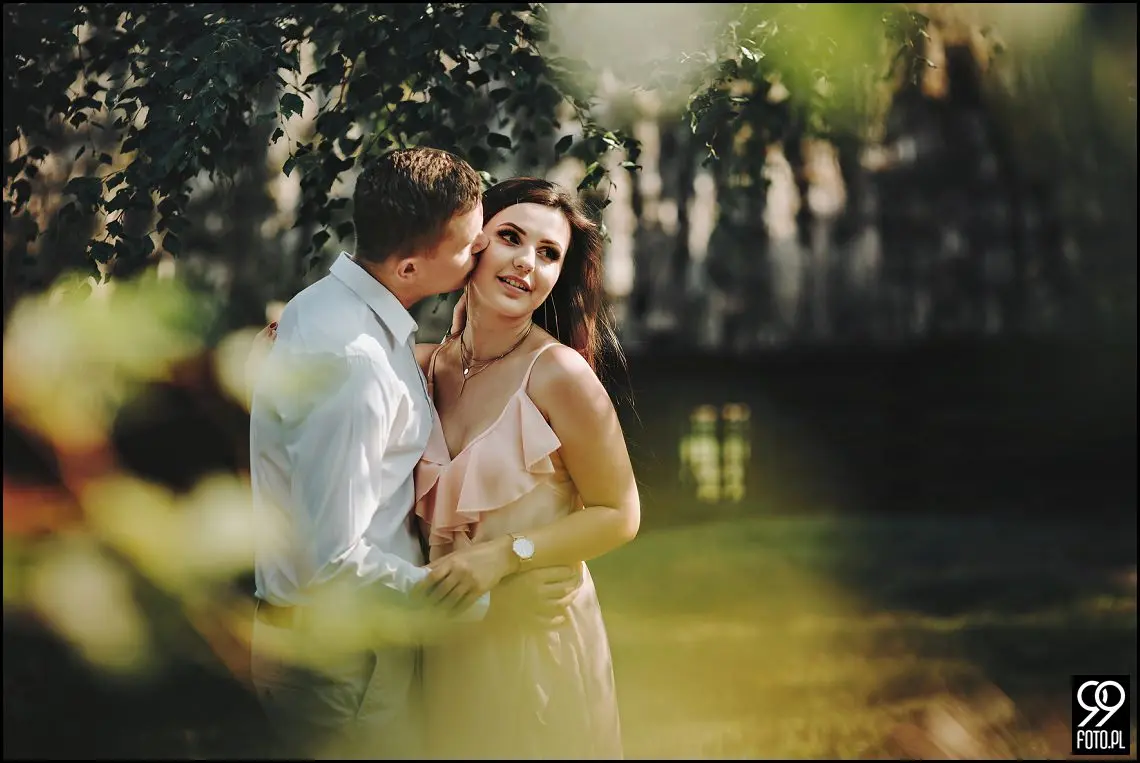 Sesja narzeczeńska w Krakowie, Nadwiślański Park Etnograficzny Wygiełzów, Zamek Lipowiec