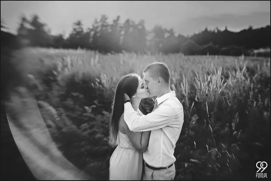 Sesja narzeczeńska w Krakowie, Nadwiślański Park Etnograficzny Wygiełzów, Zamek Lipowiec