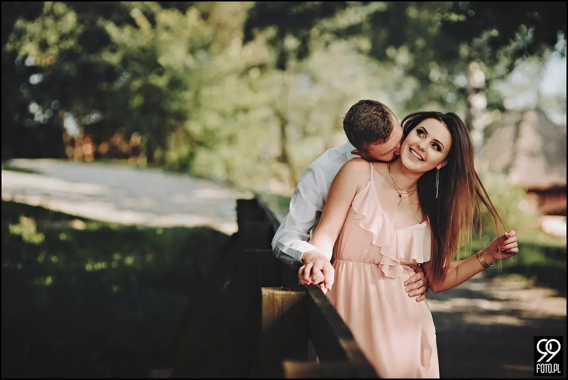 Sesja narzeczeńska w Krakowie, Nadwiślański Park Etnograficzny Wygiełzów, Zamek Lipowiec