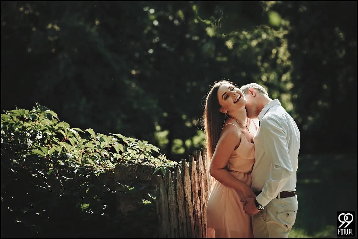 Sesja narzeczeńska w Krakowie, Nadwiślański Park Etnograficzny Wygiełzów, Zamek Lipowiec