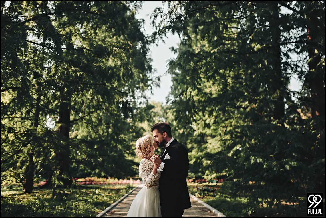 Ogród Botaniczny w Krakowie, ślubna sesja zdjęciowa Kraków, plener ślubny w dzień po ślubie