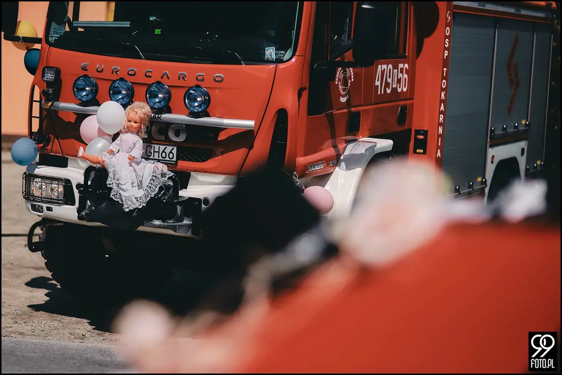 dobry fotograf na wesele, wesele w Tokarni, strażackie tradycje weselne
