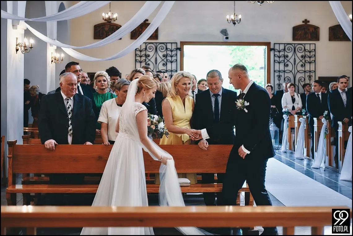 dobry fotograf na wesele, wesele w Tokarni, strażackie tradycje weselne