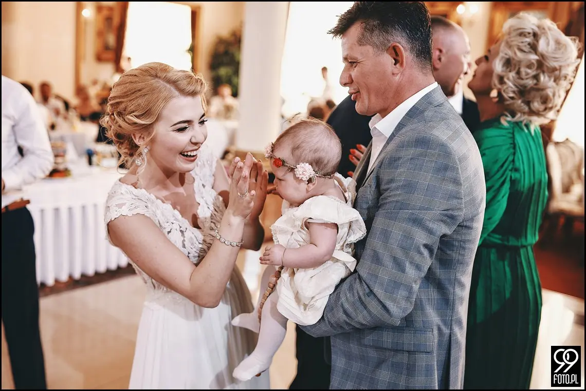 dobry fotograf na wesele, wesele w Tokarni, strażackie tradycje weselne