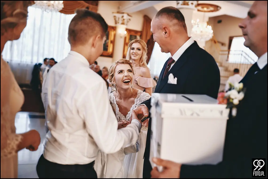 dobry fotograf na wesele, wesele w Tokarni, strażackie tradycje weselne