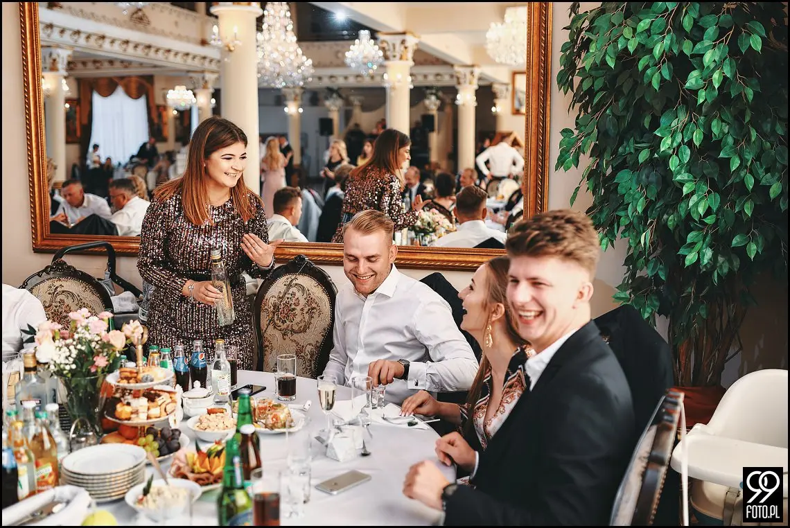 dobry fotograf na wesele, wesele w Tokarni, strażackie tradycje weselne