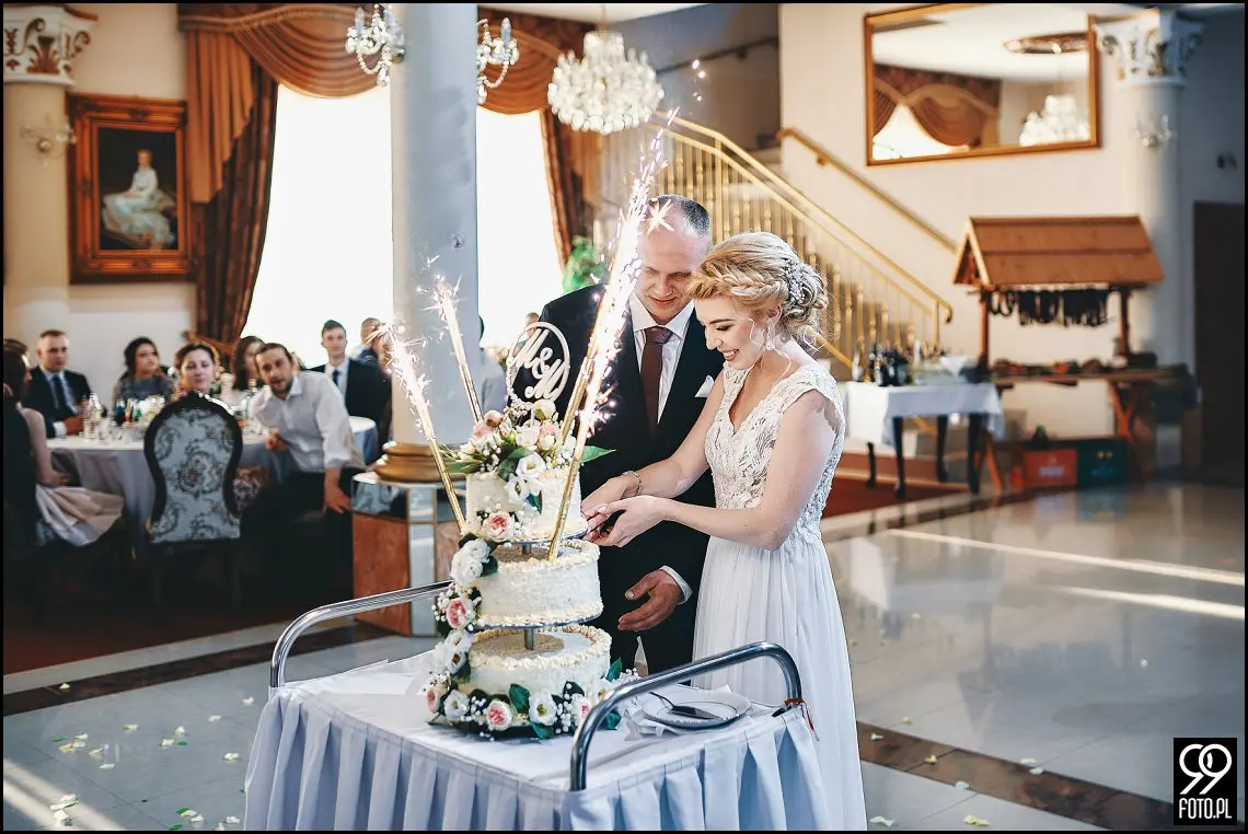 dobry fotograf na wesele, wesele w Tokarni, strażackie tradycje weselne