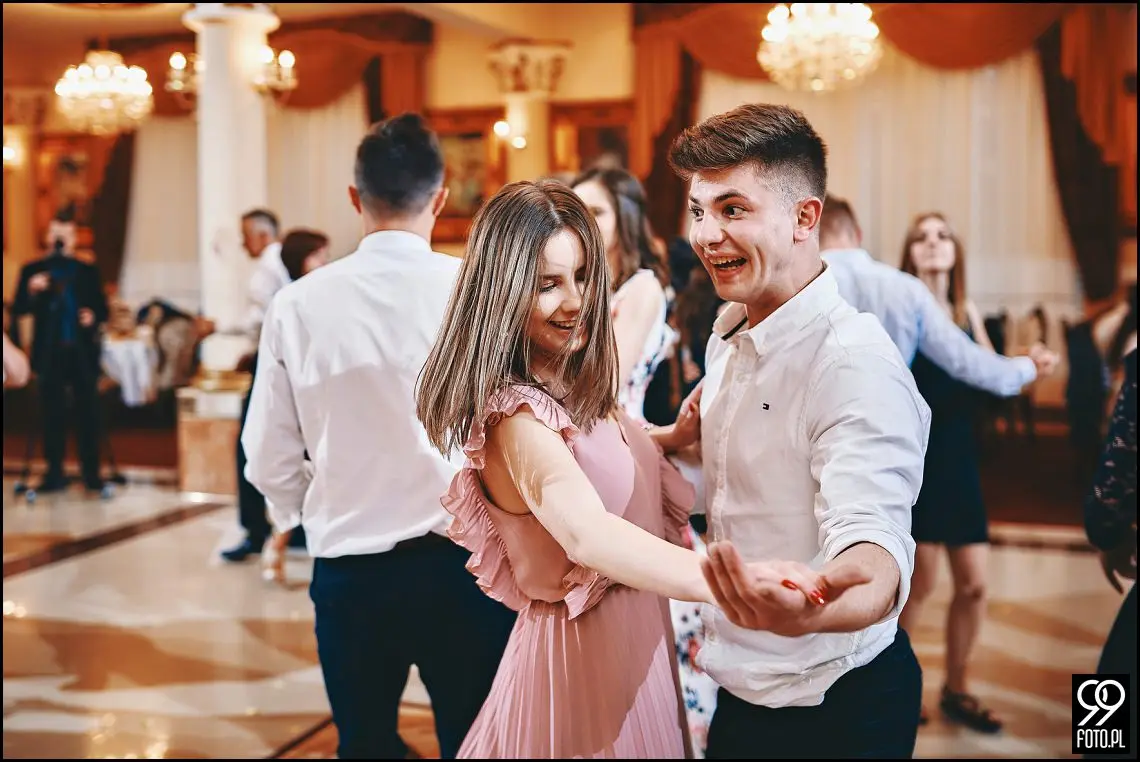 dobry fotograf na wesele, wesele w Tokarni, strażackie tradycje weselne