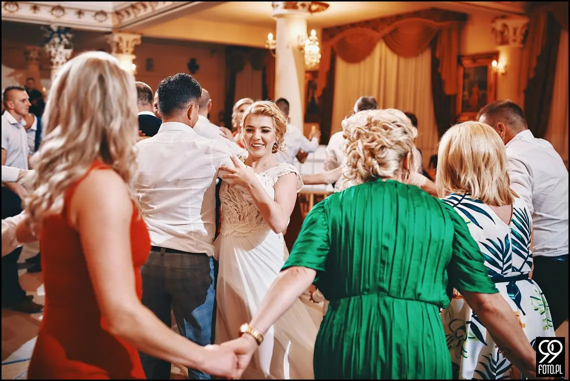 dobry fotograf na wesele, wesele w Tokarni, strażackie tradycje weselne