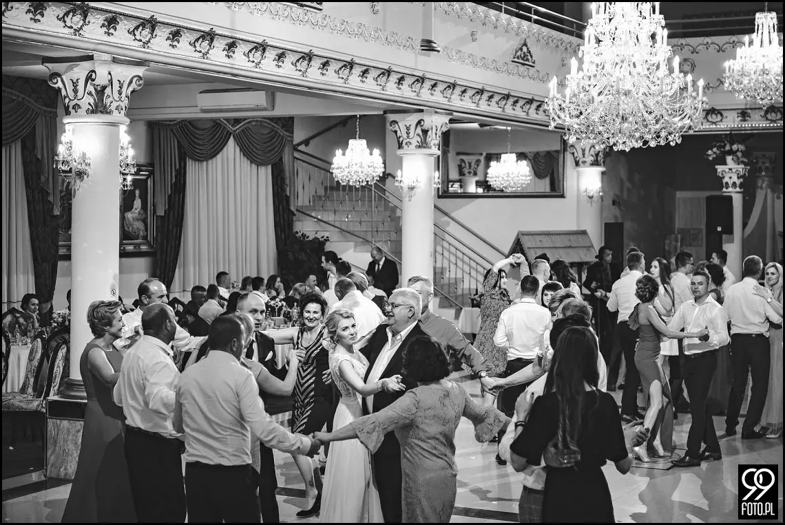 dobry fotograf na wesele, wesele w Tokarni, strażackie tradycje weselne