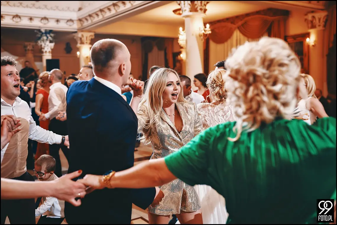 dobry fotograf na wesele, wesele w Tokarni, strażackie tradycje weselne