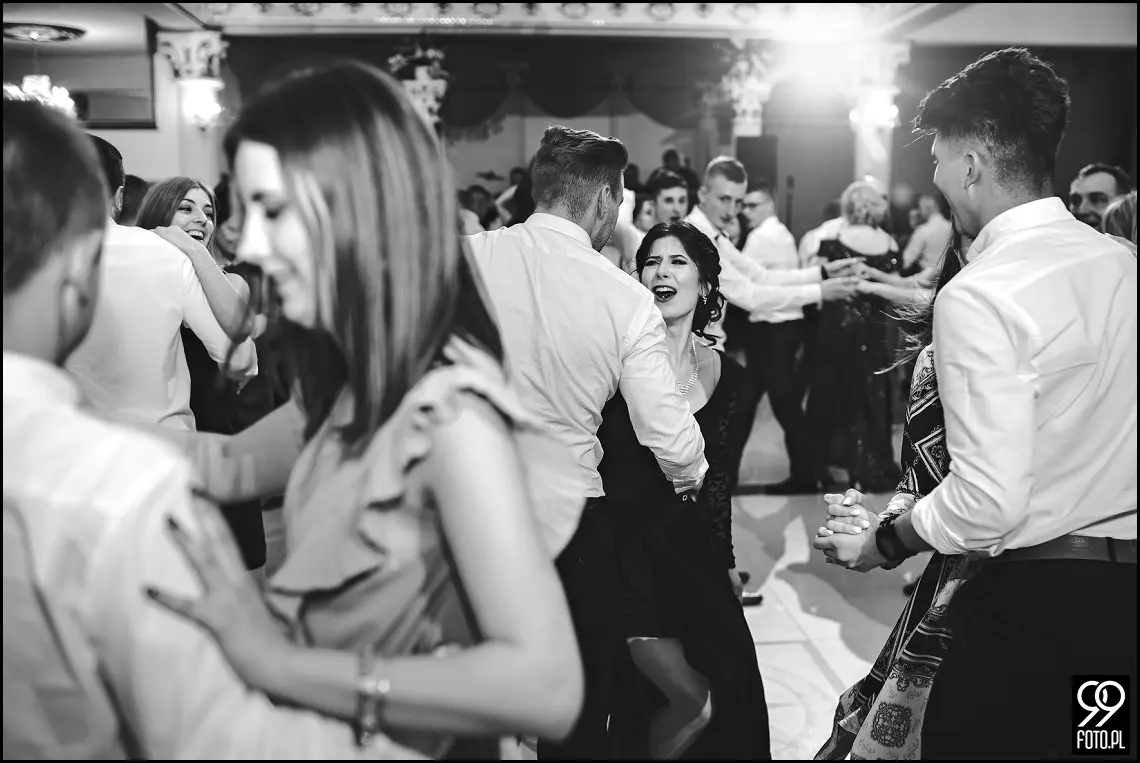 dobry fotograf na wesele, wesele w Tokarni, strażackie tradycje weselne