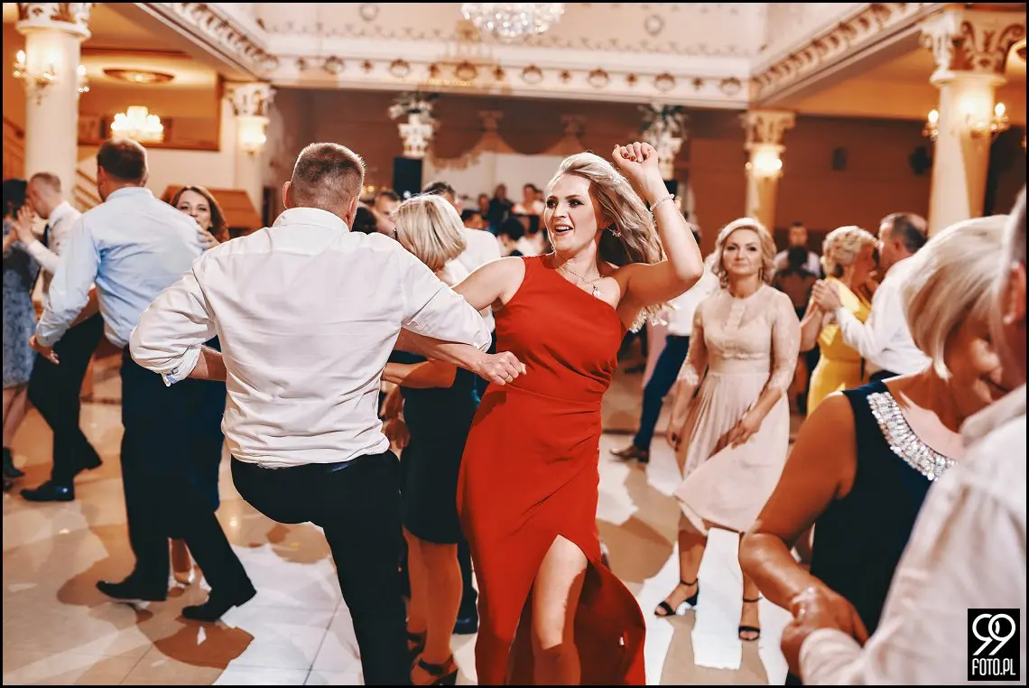 dobry fotograf na wesele, wesele w Tokarni, strażackie tradycje weselne