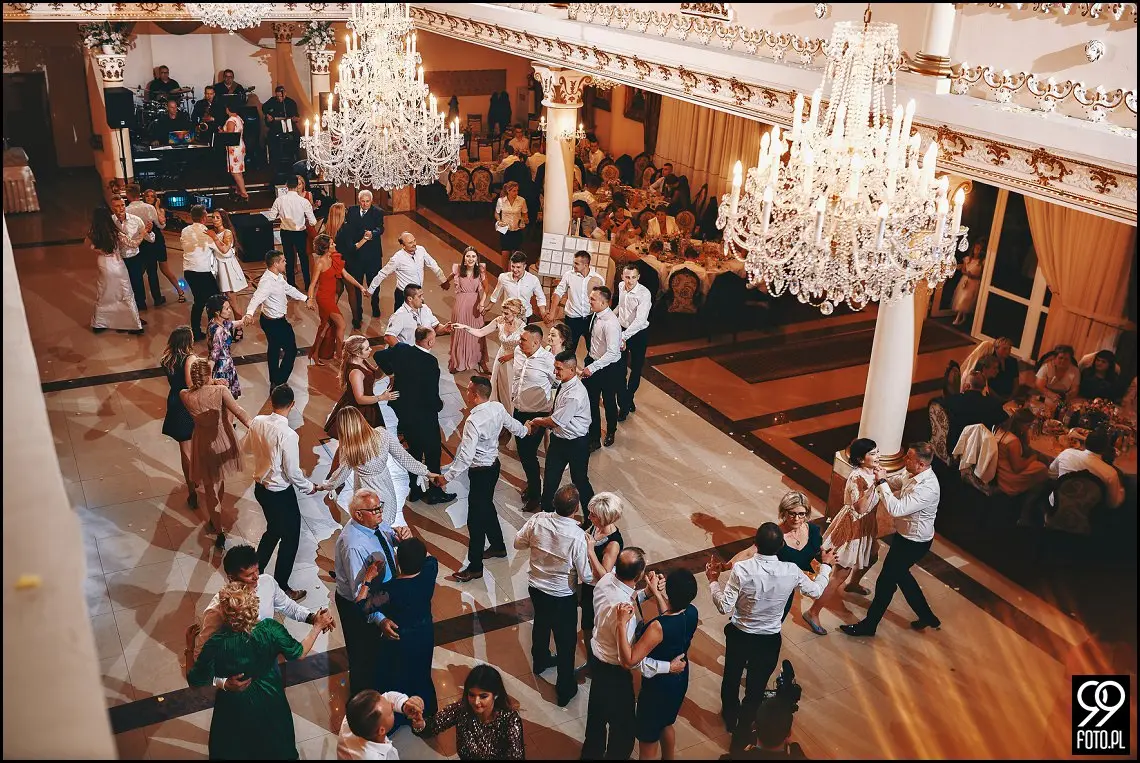 dobry fotograf na wesele, wesele w Tokarni, strażackie tradycje weselne