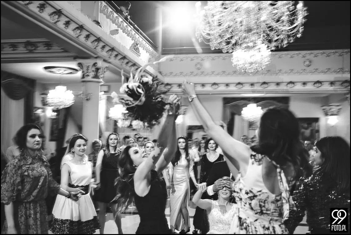 dobry fotograf na wesele, wesele w Tokarni, strażackie tradycje weselne