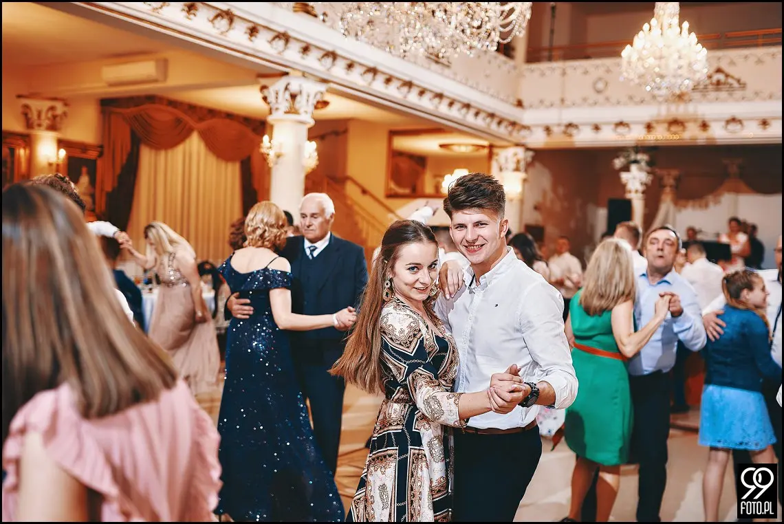 dobry fotograf na wesele, wesele w Tokarni, strażackie tradycje weselne