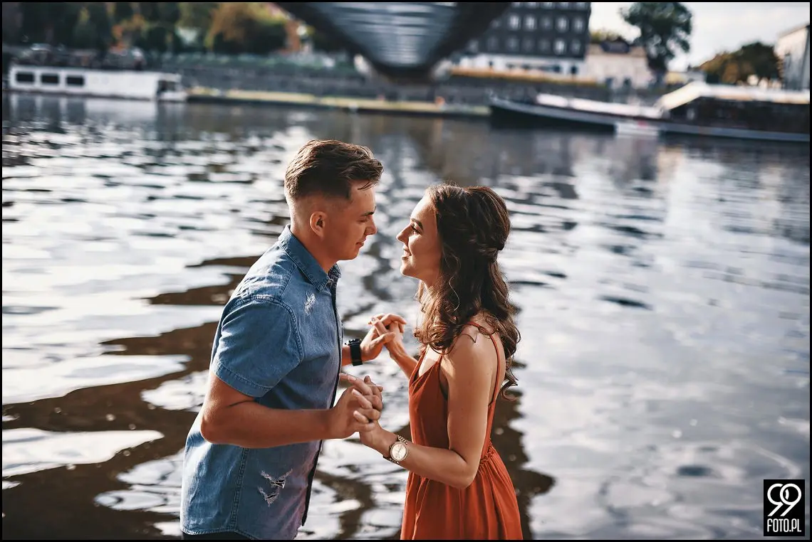 pomysł na sesję zdjęciową, ciekawe miejsca w krakowie, zdjęcia pary młodej w plenerze
