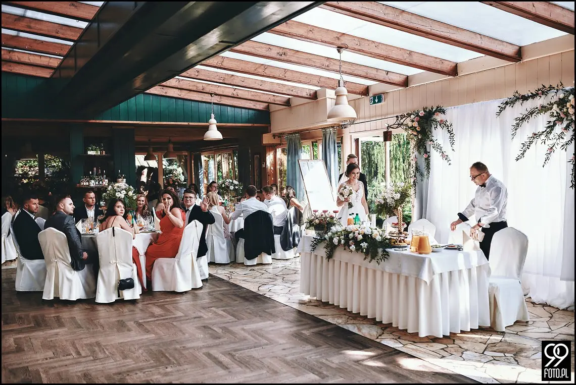 hotel zameczek książ wielki, ślubne iskierki miłości, fotograf na wesele Miechów