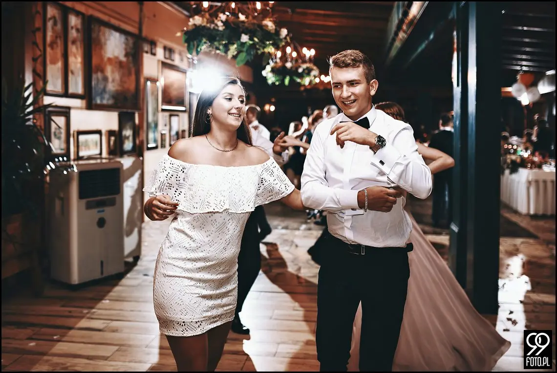 hotel zameczek książ wielki, ślubne iskierki miłości, fotograf na wesele Miechów
