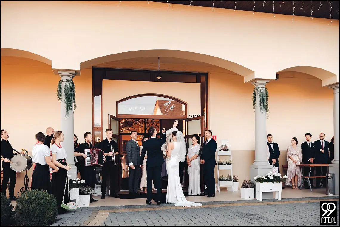 wesele glamour, ślub w stylu glamour, dworek fantazja skomielna biała