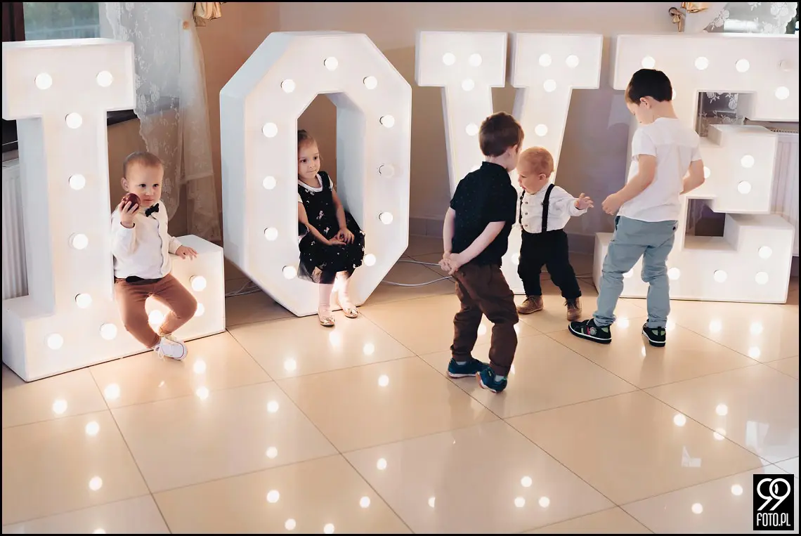 wesele glamour, ślub w stylu glamour, dworek fantazja skomielna biała