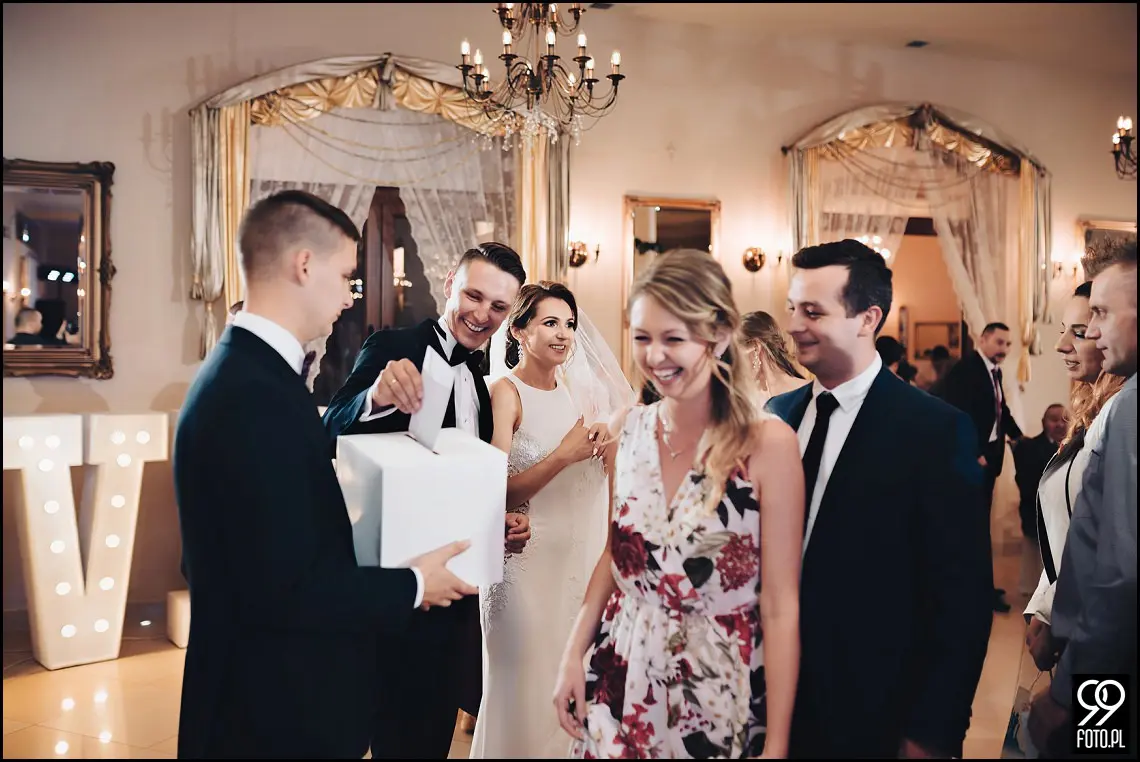 wesele glamour, ślub w stylu glamour, dworek fantazja skomielna biała