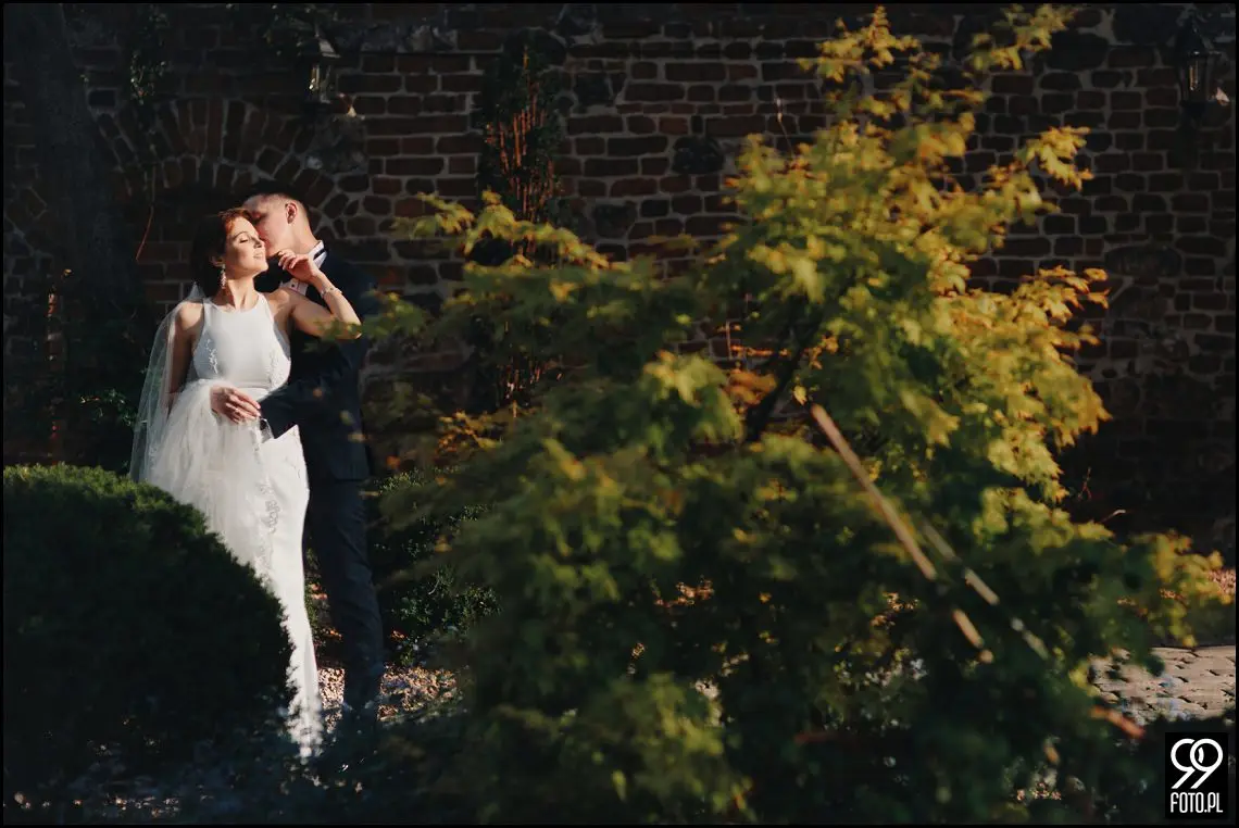 plener ślubny w czasie epidemii koronawirusa, sesja zdjęciowa na rynku w Krakowie