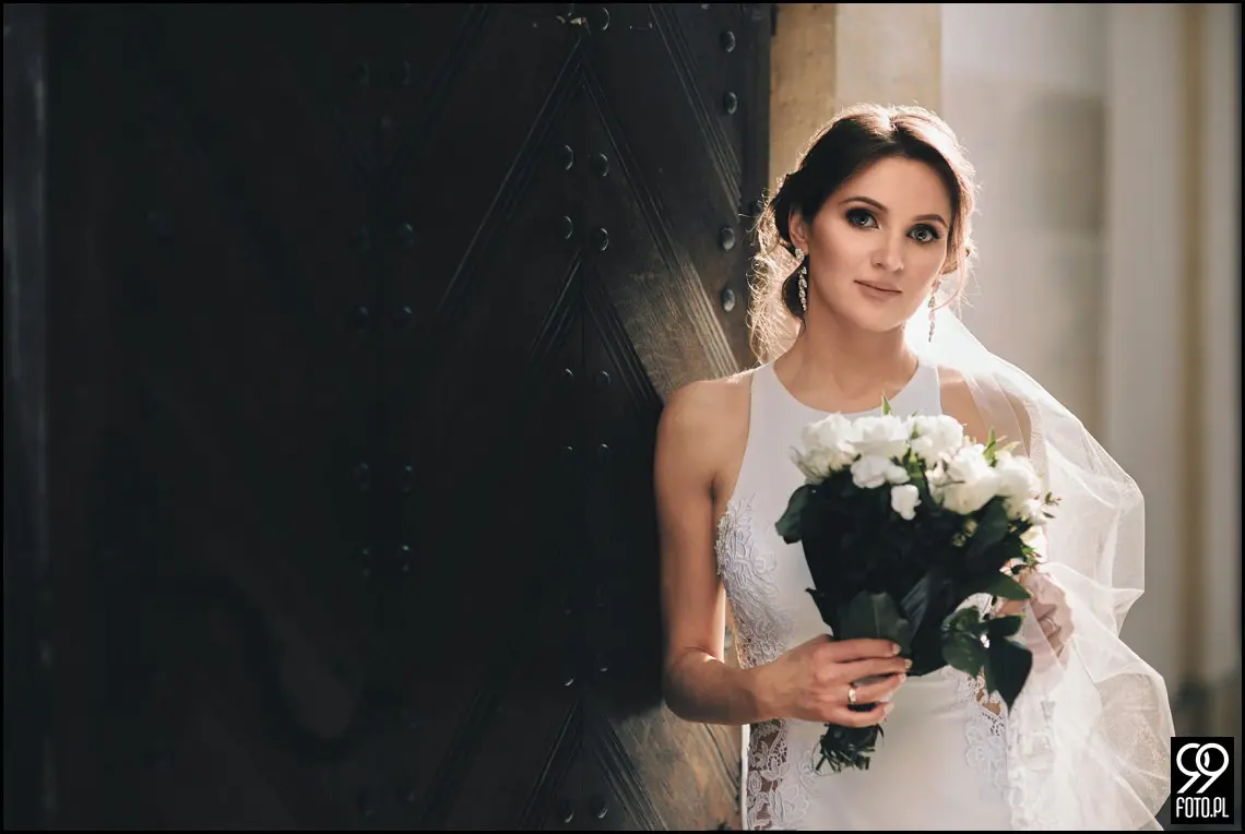 plener ślubny w czasie epidemii koronawirusa, sesja zdjęciowa na rynku w Krakowie