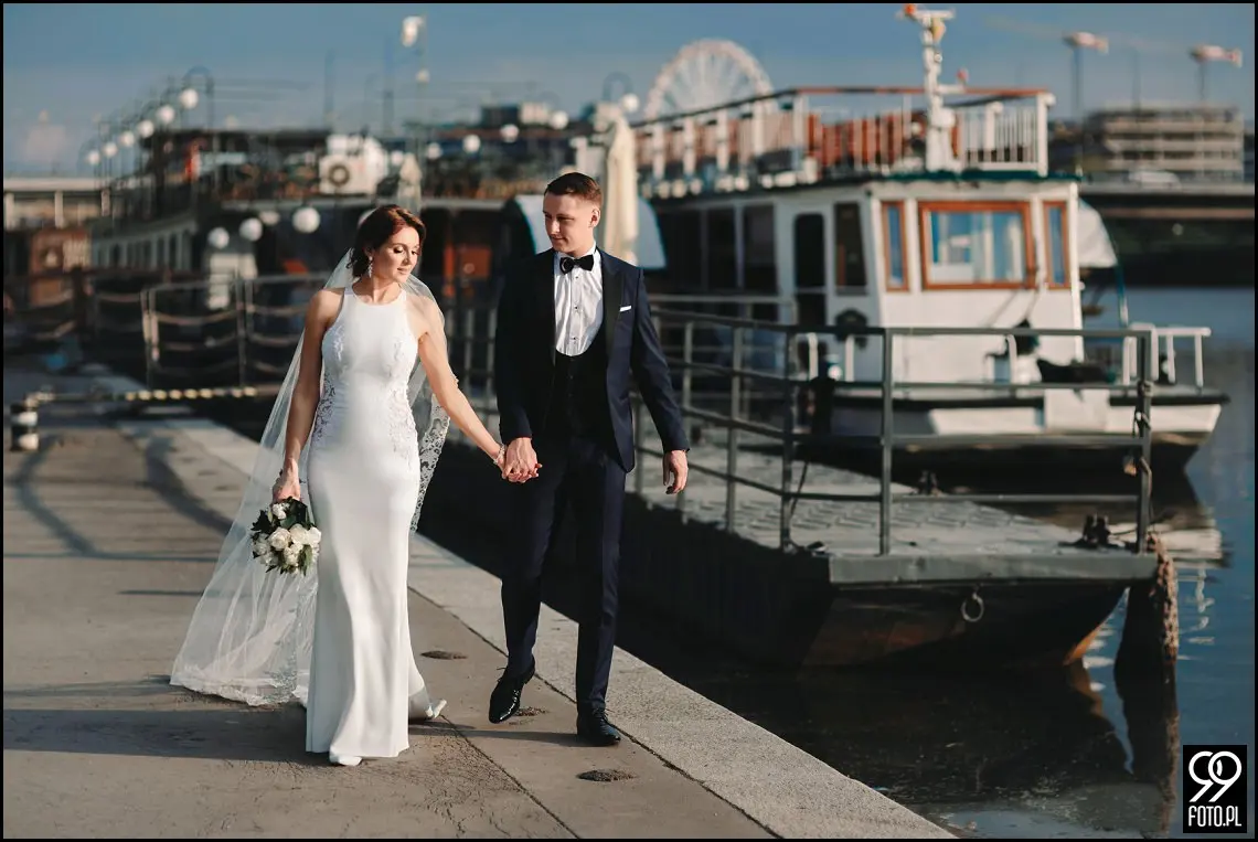 plener ślubny w czasie epidemii koronawirusa, sesja zdjęciowa na rynku w Krakowie